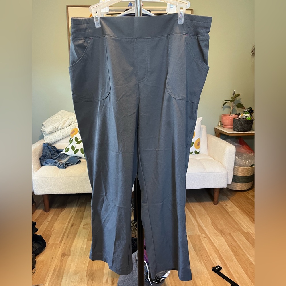 made for life Slate Gray Straight-Leg capris